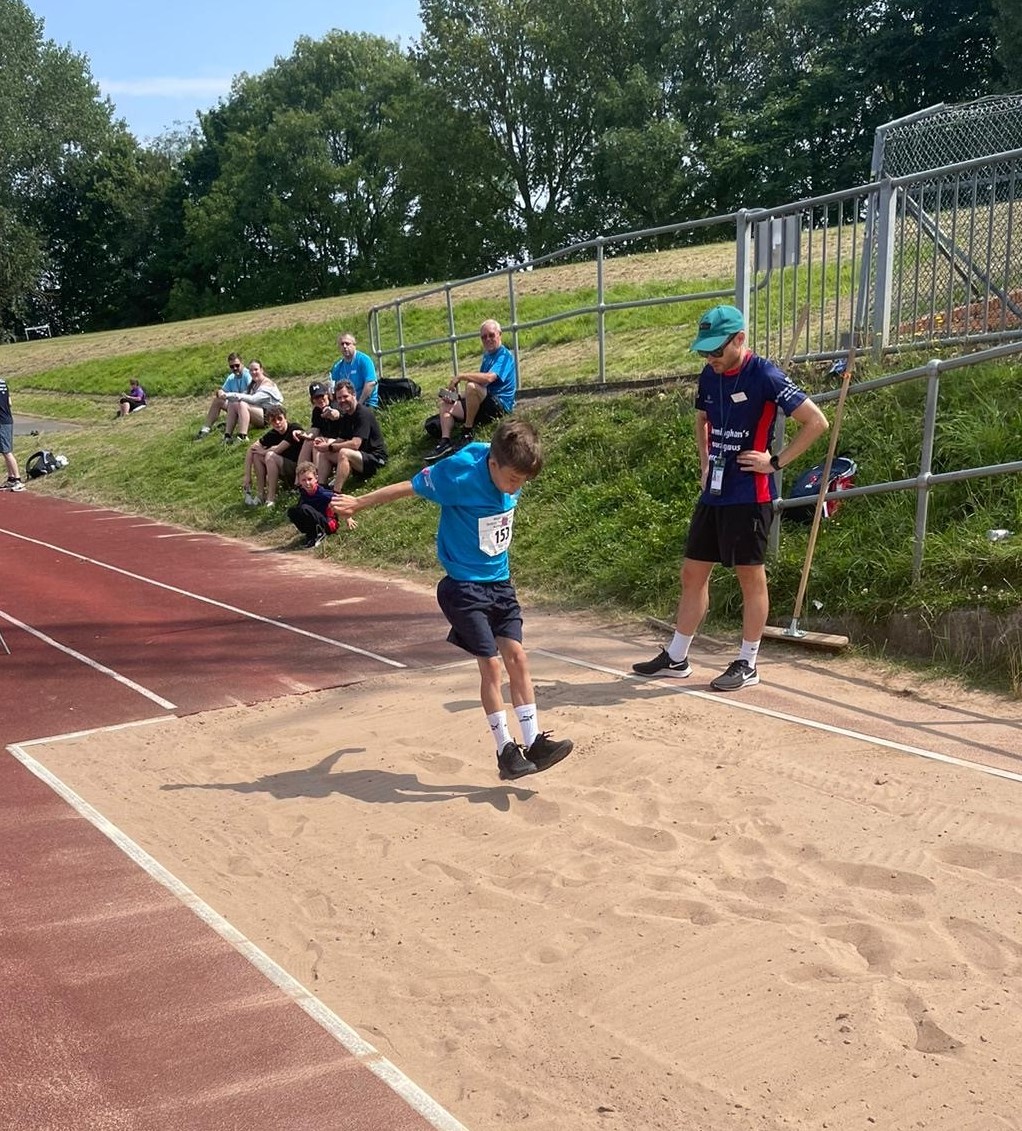 Junior long jump J